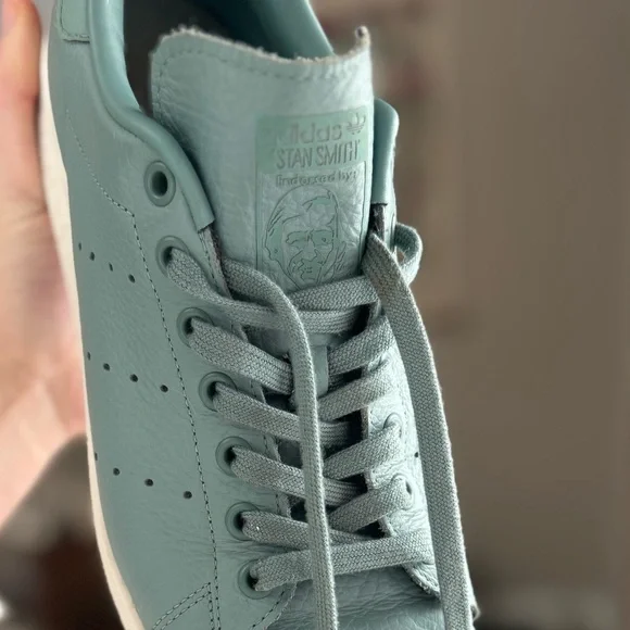 Adidas Teal Sneakers with Black Accents - Picture 5 of 13